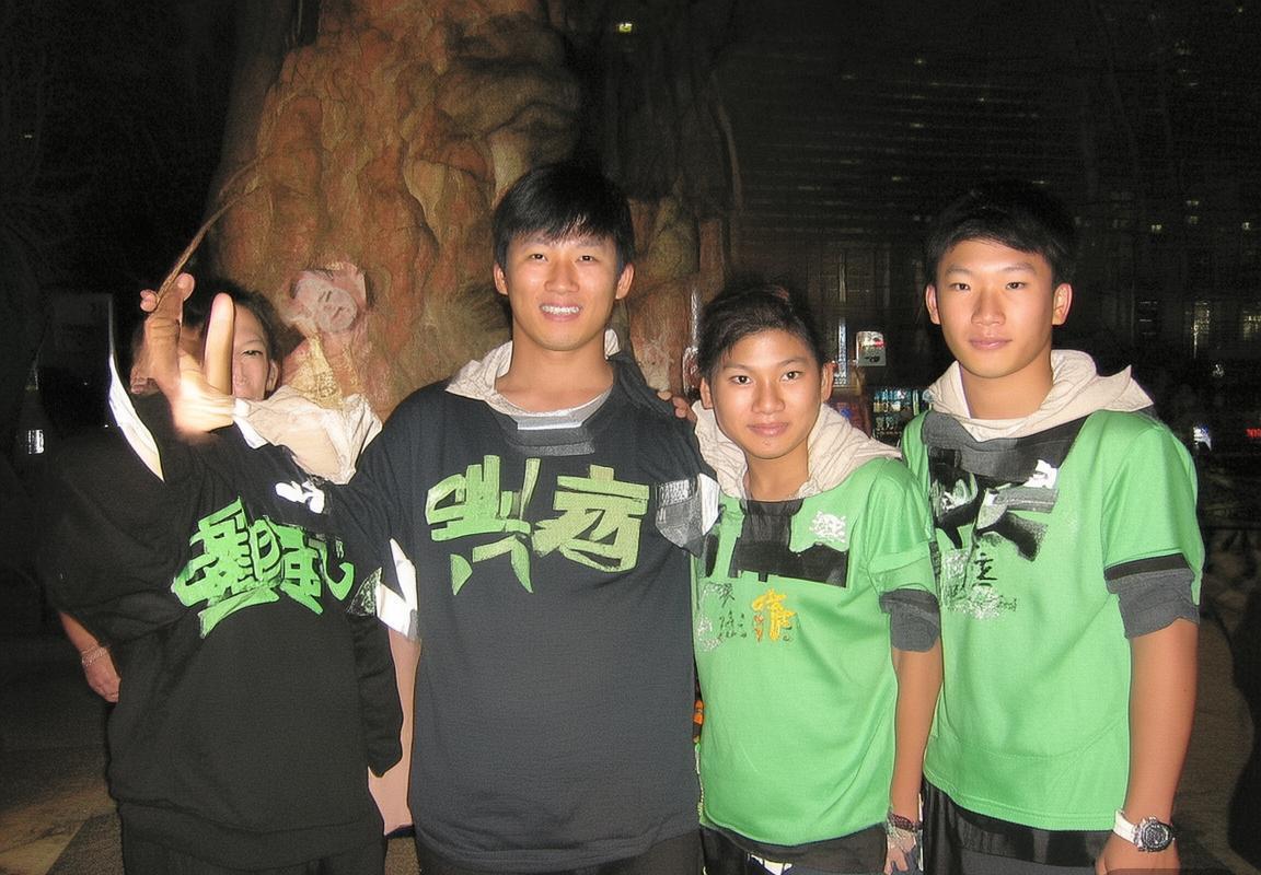 曼联豪掷1亿英镑瞄准水晶宫新星亚当·沃顿，中场升级计划曝光